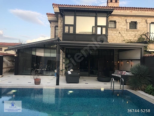 ALAÇATI KÖYİÇİNDE 4+1 HAVUZLU SEZONLUK KİRALIK ULTRA LÜKS TAŞ EV - Görsel 17
