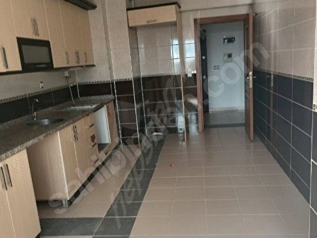 Nehir manzaral,ı huzurlu bir apartman . - Görsel 2