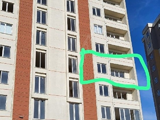 Tekirdağ Çerkezköy Kızılpınar seyir konutları 4 kat ön cephe 75 market üstü