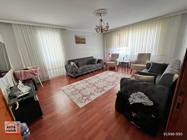 KUŞCAĞIZDA KAT KONUMUNDA BAĞIMSIZ SALON 3+1 YAPILI BALKONLU DAİR