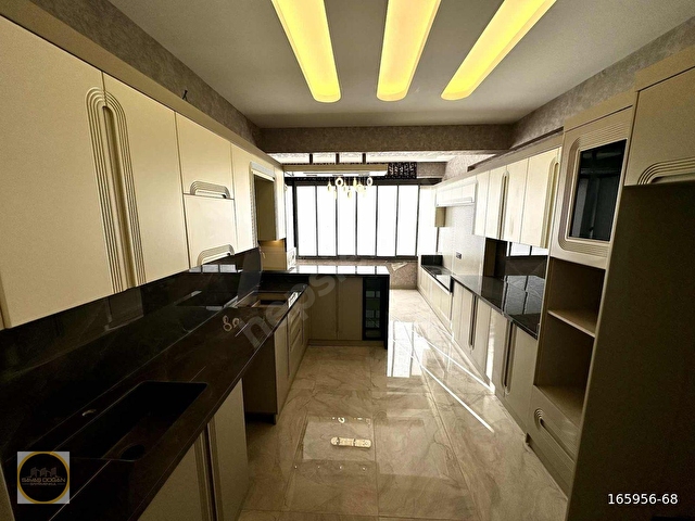 MÜKEMMEL KONUMDA KAPALI OTOPARKLI EBEVYN BANYOLU 2.5+1 DAİRE - Görsel 11