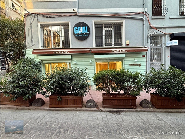 CİHANGİR DE KÖŞE KONUMDA DEVREN KİRALIK İŞ YERİ