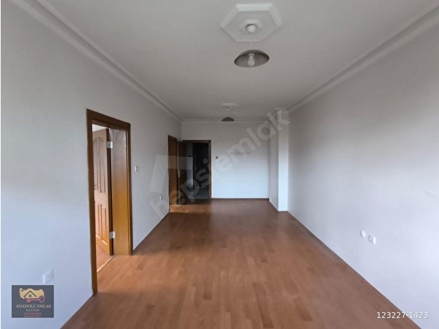 ANADOLU EMLAKTAN   ÇEVRELİ CAD. ÜZERİNDE  ÖN CEPHE  2+1  KATTA , MANZARALI,FERAH  DAİRE - Görsel 8