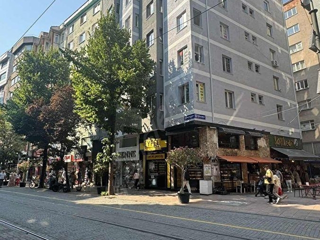 DOKTORLAR CADDESİNDE EŞYALI KİRALIK OFİS - Görsel 5