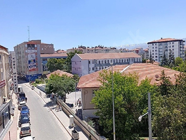 ŞEHİR MERKEZİNDE ŞEHİT KAMİL OKULUNUN KARŞISINDA 130M2 KİRALIK OFİS - Görsel 6