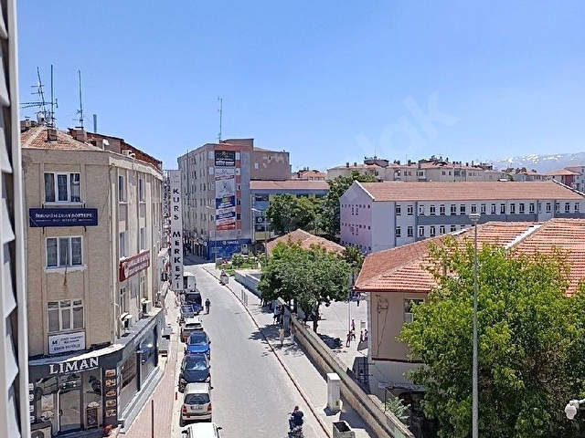 ŞEHİR MERKEZİNDE ŞEHİT KAMİL OKULUNUN KARŞISINDA 130M2 KİRALIK OFİS - Görsel 9