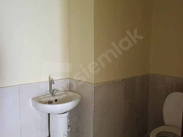 ŞEHİR MERKEZİNDE ŞEHİT KAMİL OKULUNUN KARŞISINDA 130M2 KİRALIK OFİS - Görsel 23