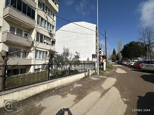 C21 LOCADAN ATATÜRK MAHALLESİNDE MERKEZİ KONUM 2+1 DAİRE - Görsel 3