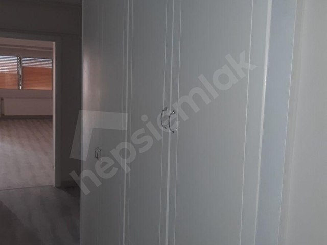KÖŞE KONUMDA KARANLIK YERİ OLMAYAN TADİLATI YAPILI GENİŞ MERKEZDE  SORUNSUZ SON KAT - Görsel 24