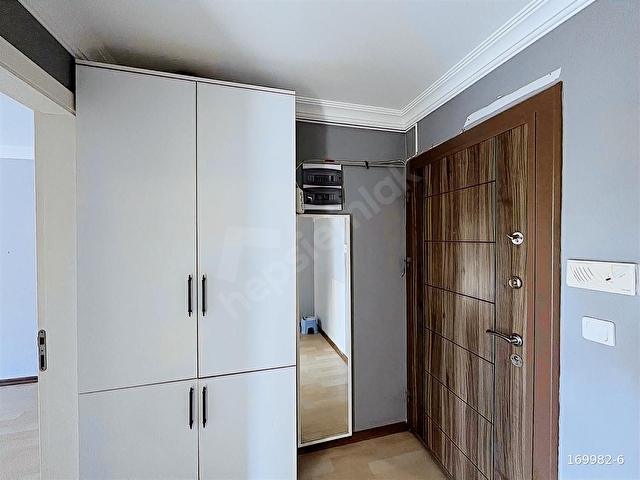 SIĞACIK MERKEZDE ECE MİRA SİTESİNDE KİRALIK 1+1 ARA KAT DAİRE - Görsel 3