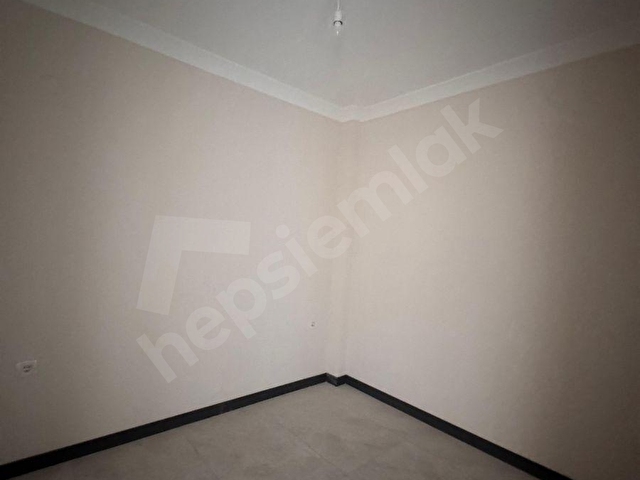 CamiiKebir Mahallesinde Oturuma Hazır 2+0 52M2 Satılık Daire - Görsel 2