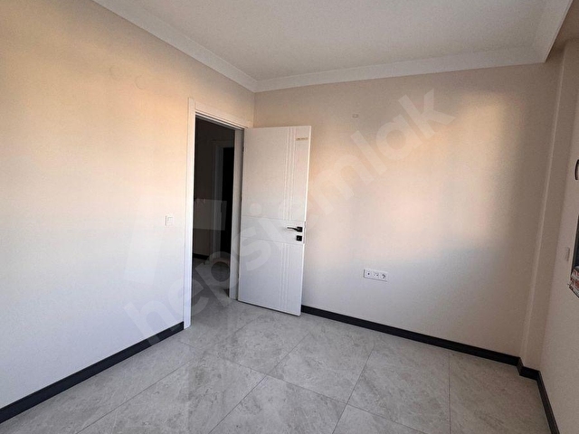 CamiiKebir Mahallesinde Oturuma Hazır 2+0 52M2 Satılık Daire - Görsel 8
