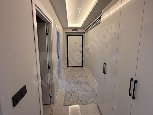 KARDELEN EMLAKTAN ÜNİVERSİTE BÖLGESİNDE KİRALIK SIFIR EŞYALI 1+1 DAİRE - Görsel 2