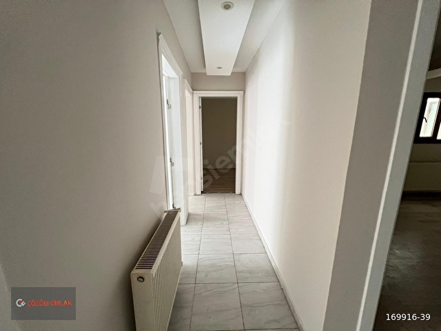 ÇÖZÜM EMLAKTAN MURADİYE İSTASYON CADDESİNDE 3+1 ARA KAT DAİRE - Görsel 13