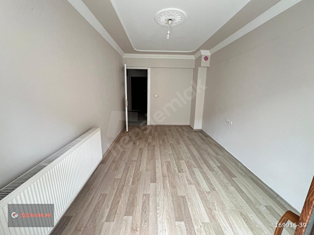 ÇÖZÜM EMLAKTAN MURADİYE İSTASYON CADDESİNDE 3+1 ARA KAT DAİRE - Görsel 9