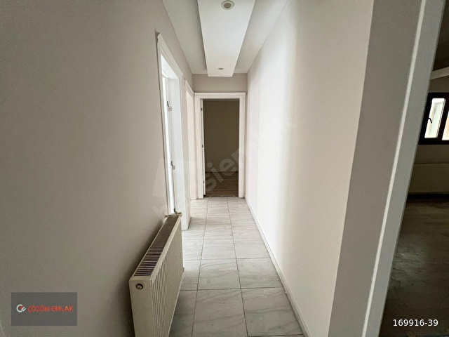 ÇÖZÜM EMLAKTAN MURADİYE İSTASYON CADDESİNDE 3+1 ARA KAT DAİRE - Görsel 15
