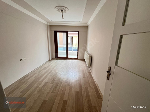 ÇÖZÜM EMLAKTAN MURADİYE İSTASYON CADDESİNDE 3+1 ARA KAT DAİRE - Görsel 6