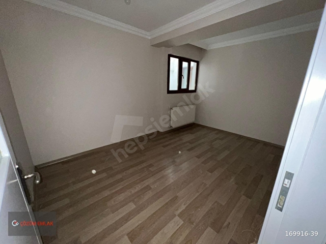 ÇÖZÜM EMLAKTAN MURADİYE İSTASYON CADDESİNDE 3+1 ARA KAT DAİRE - Görsel 18
