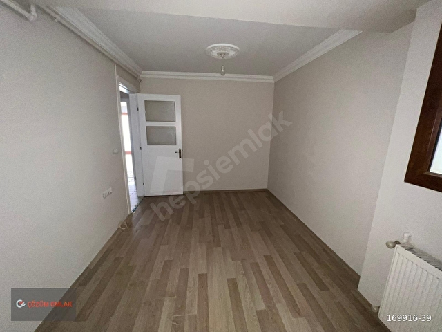 ÇÖZÜM EMLAKTAN MURADİYE İSTASYON CADDESİNDE 3+1 ARA KAT DAİRE - Görsel 17