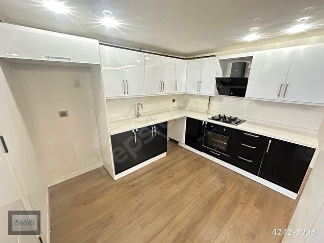 ZİYAPAŞA BULVARINA YAKIN GENÇ BİNADA SATILIK 2+1 81 m2 EKSTRALI LÜKS DAİRE veya OFİS&BÜRO !!!