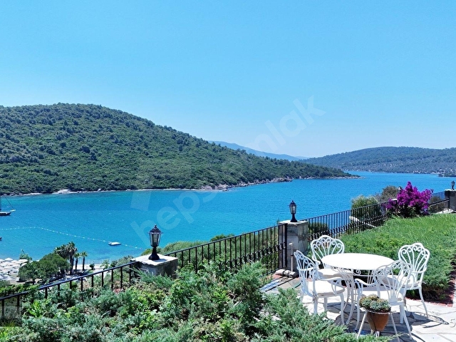ADABÜKÜ YAMAÇEVLERDE EŞSİZ DENİZ MANZARALI MÜSTAKİL 3+1 VİLLA