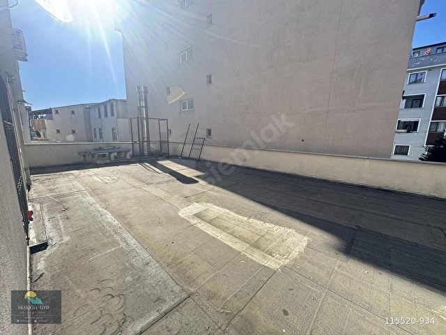 Çayırovada Caddeüstü Teraslı! Arakat Ebevyn Banyolu 3+1 Satılık - Görsel 2