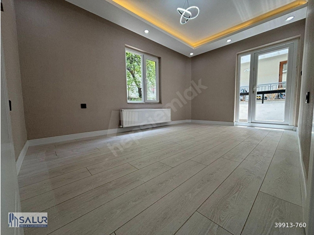 SIFIR YAPILI SOKULLU CD.ÜZERİ KAPALI GARAJLI BAĞIMSIZ 2 BANYO - Görsel 12