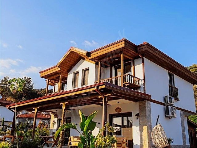 AKYAKA-GÖKOVADA MÜSTAKİL 750 M2.ARSA İÇİNDE HAVUZLU VİLLA.