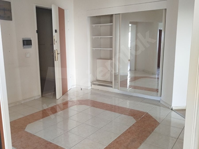 ATA BLOKLARINDA METROPOL CEPHE YÜKSEK KAT BOŞ FIRSAT 3+1 DAİRE - Görsel 16