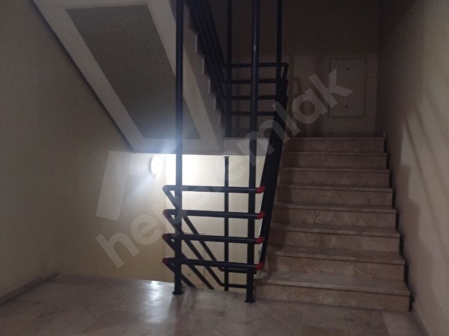 ATA BLOKLARINDA METROPOL CEPHE YÜKSEK KAT BOŞ FIRSAT 3+1 DAİRE - Görsel 7