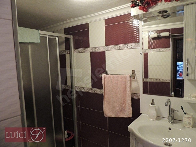 Kuzguncuk Merkezde 150 M2 bahçe kullanımlı mustakil ev - Görsel 19