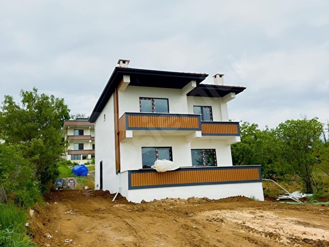 TEKİRDAĞ MERKEZE YAKIN DOĞA VE DENİZ MANZARALI 4+1 LÜKS VİLLA - Görsel 13