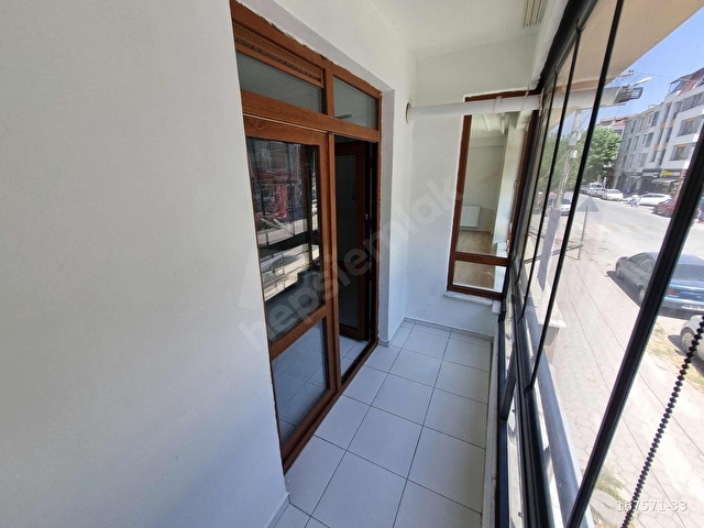 HACIOĞLU GAYRİMENKULDEN EENLİ CADDESİ ÜZERİNDE KİRALIK 3+1 DAİRE - Görsel 10