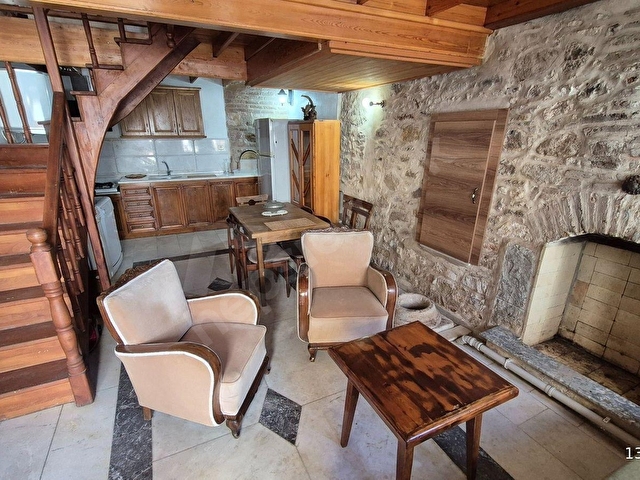 AYVALIK MERKEZDE TARİHİ DOKUDA KİRALIK EŞYALI MÜSTAKİL EV - Görsel 4
