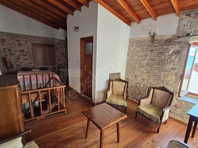 AYVALIK MERKEZDE TARİHİ DOKUDA KİRALIK EŞYALI MÜSTAKİL EV - Görsel 22