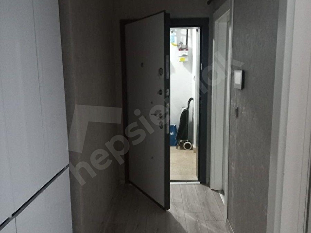 DEMETEVLER MAH.İVEDİK CAD. KÖŞE BAŞI  ÖN CEPHE  4. KATTA  3 ODA 1 SALON  AKBANK KARŞISI