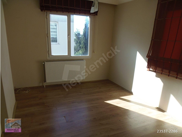 BORNOVA EVKA3 DE ÜÇ ODA SALON SÜPER MANZARALI,DOĞALGAZLI,HAZIR MUTFAKLI,TERTEMİZ DAİRE - Görsel 15