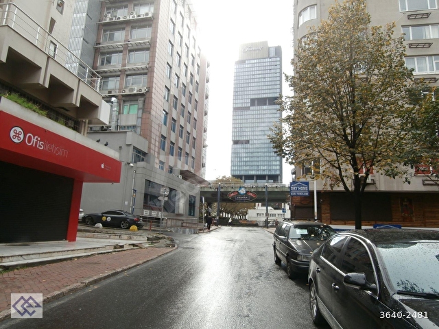 mecidiyekoy ziraat bankasina yakin 95 m2 2 1 ferah temiz ofis