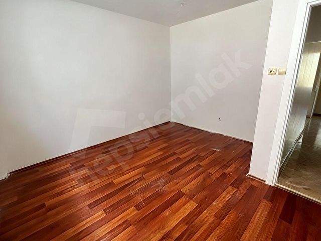 Üsküdar Doğancılarda İçi Bakımlı Balkonlu 2+1 65m² Satılık Daire
