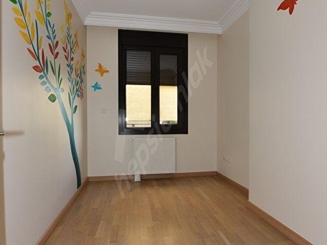 ERENKÖY ÖMERPAŞA SOKAKTA 4+1/ 180 m2 / 2010 YILI İNŞAATI / 1.Kat - Görsel 16