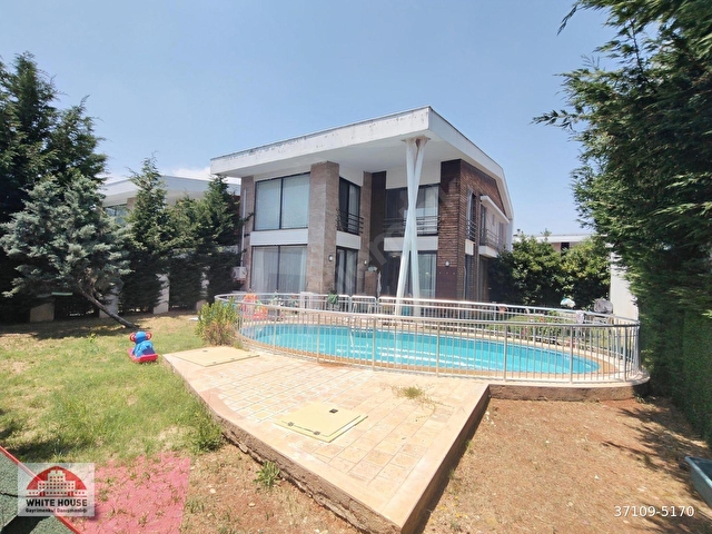 ALTINKALE MAH.KUĞU PARK KONAKLARINDA MÜSTAKİLHAVUZLU LÜKS VİLLA