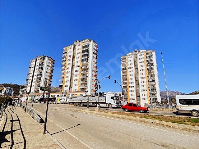 ÖZTÜRK GAYRİMENKUL PARK VADİ KONUTLARI SATILIK 4+1 LÜKS DAİRE