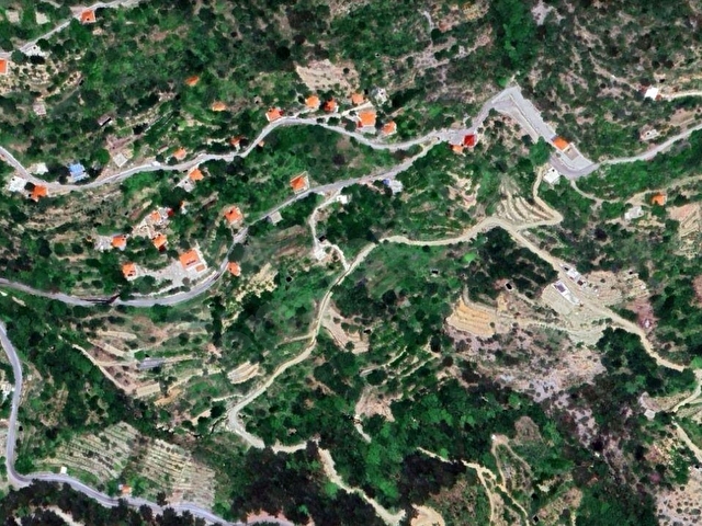 UĞURLU(KIVRASIL)/KÖY İÇİ/1355m2/YOLU VE SUYU VAR/HARFİYATLI