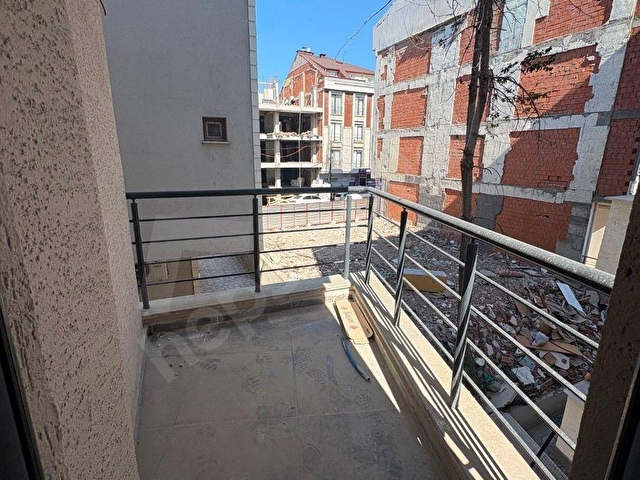 Merkezi Konum 2+1 90 M2 Net Sıfır Daire Metrobüse 5 DK - Görsel 3