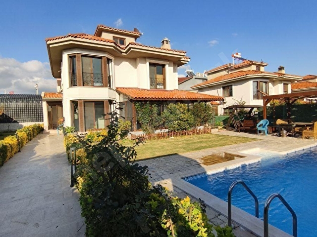 Foça Bağarasında Satılık Villa Tam Müstakil Havuzlu Otoparklı - Görsel 4