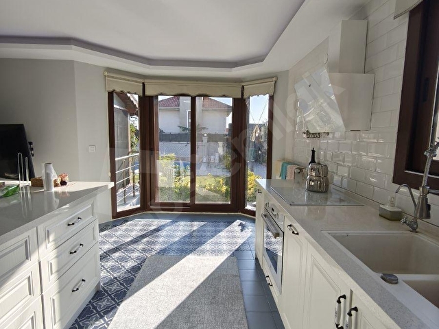 Foça Bağarasında Satılık Villa Tam Müstakil Havuzlu Otoparklı - Görsel 23