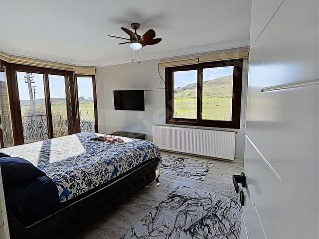 Foça Bağarasında Satılık Villa Tam Müstakil Havuzlu Otoparklı - Görsel 27