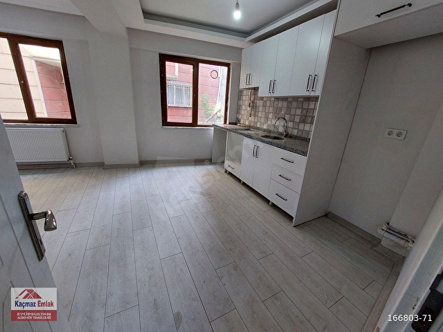 «KAÇMAZ»DAN TEK TAPU 2+1 / 1+1 2 AYRI DAİRE / 1 YAŞAM ALANI-DEPO - Görsel 17