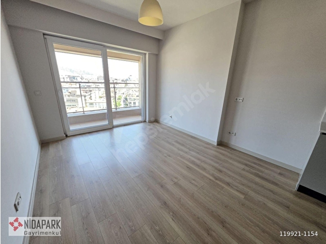 NİDAPARK GAYRİMENKULDEN SEDEF ETABINDA BÜYÜK TİP KİRALIK 1+1 - Görsel 4
