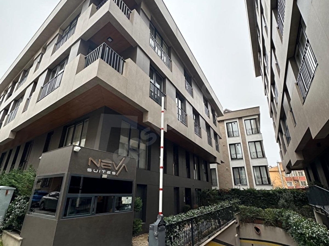 Göktürk NEVA SUITESde Eşyalı 1+1 Kiralık Ara Kat Daire